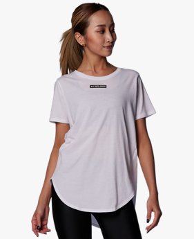 UAコットン グラフィック Tシャツ 〈スポーティング パスート〉（トレーニング/WOMEN）
